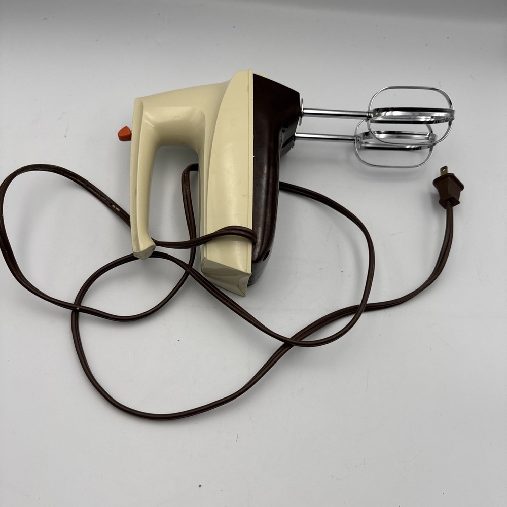 Vintage Sunbeam Mixmaster Hand Mixer, 3 speed, #03016 Almond, Used, Great Cond